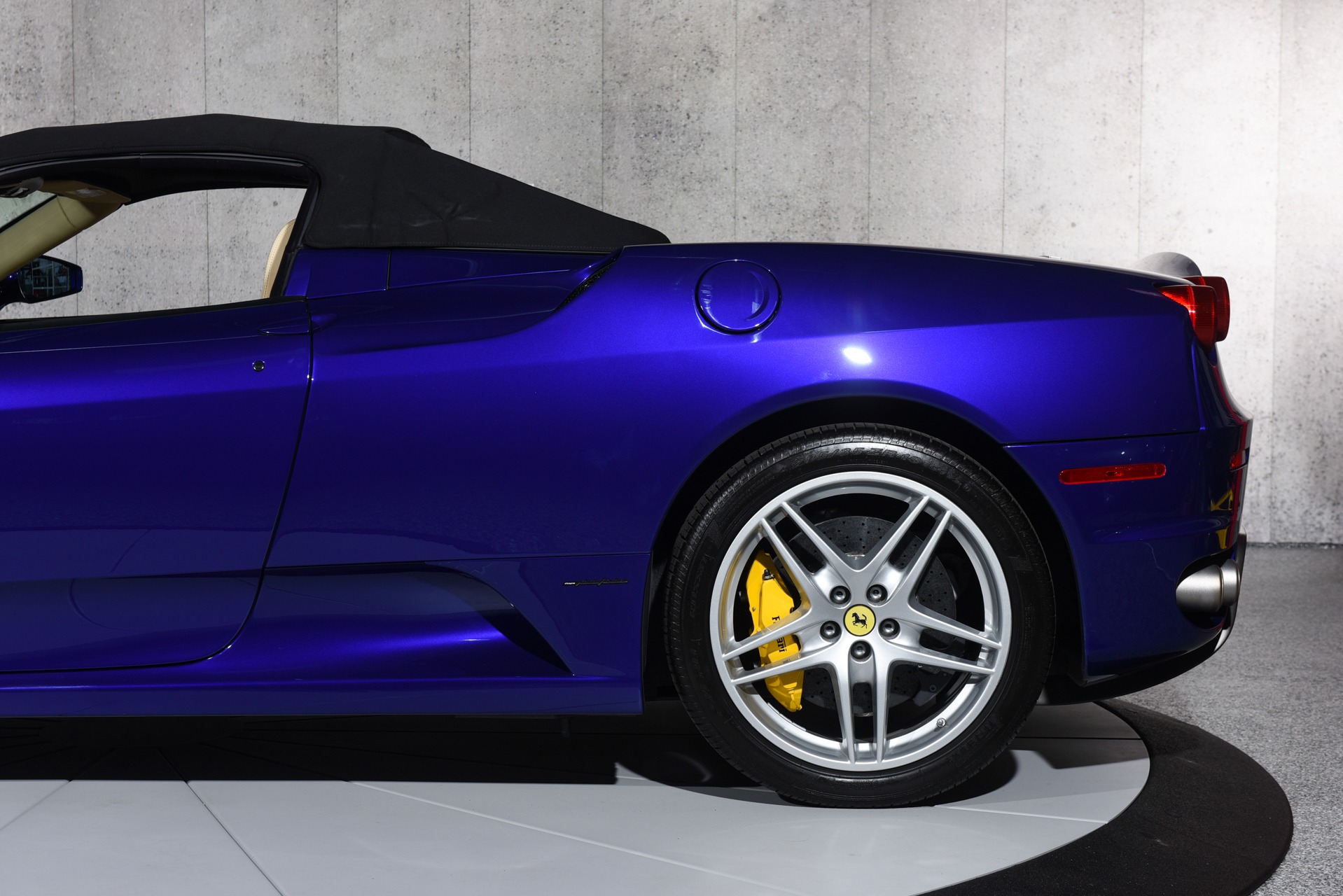 Revealed: Ferrari F430 Spider's custom paint job — AutoMuse