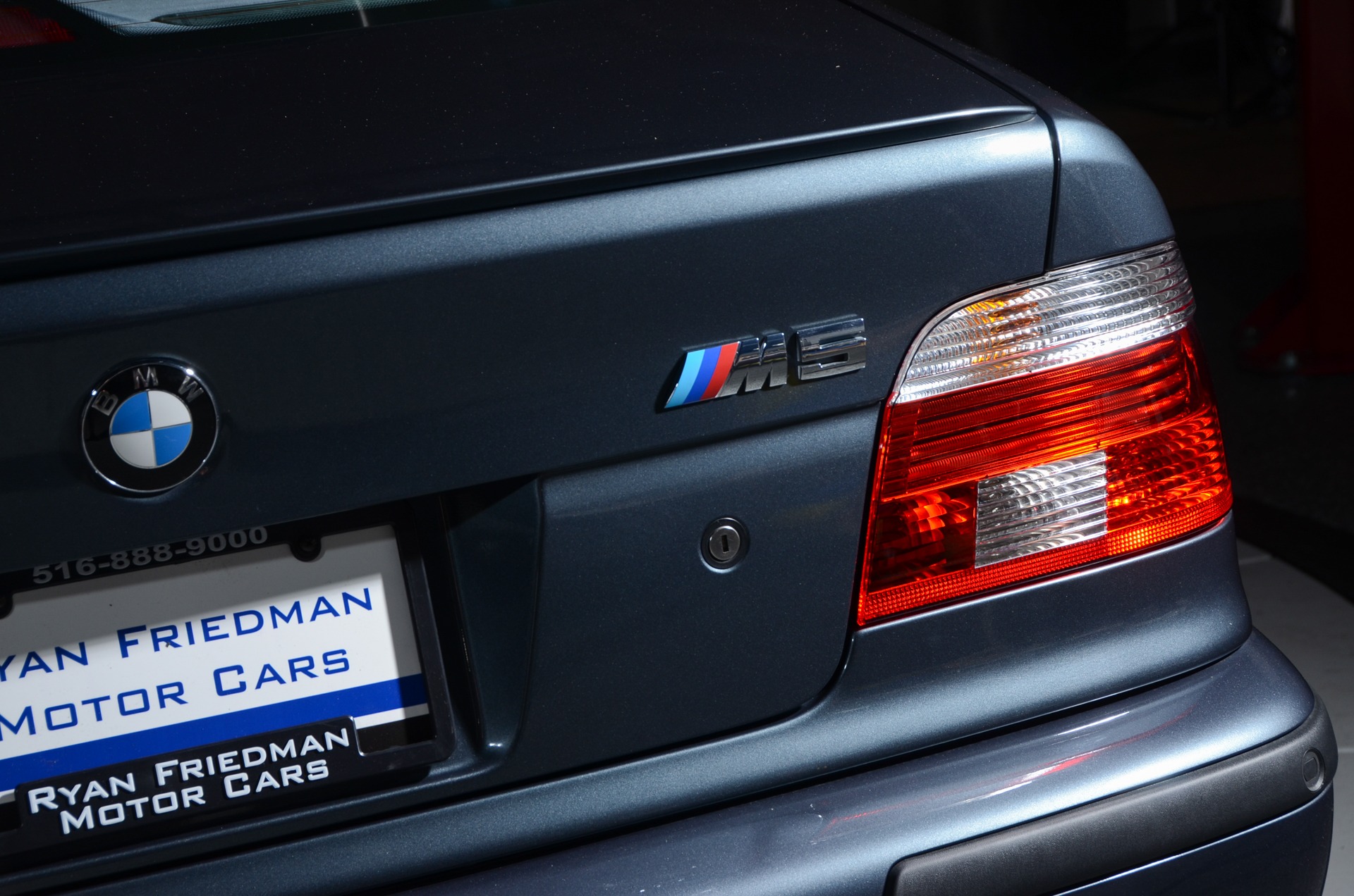 BMW M5 (2005) - picture 57 of 68